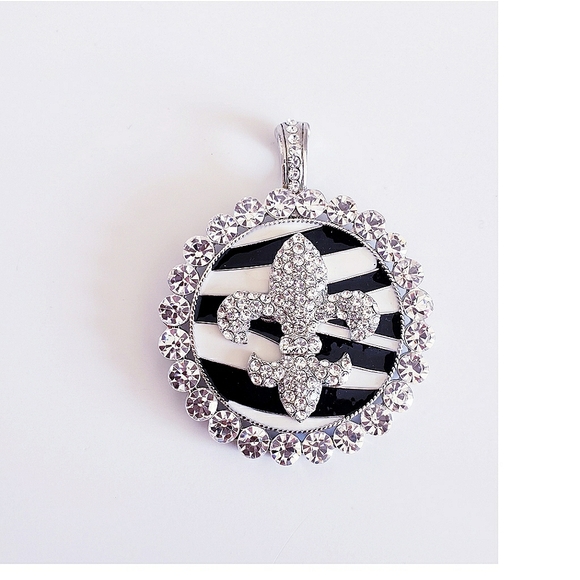 NWOT RHINESTONE PENDANT - Picture 1 of 2